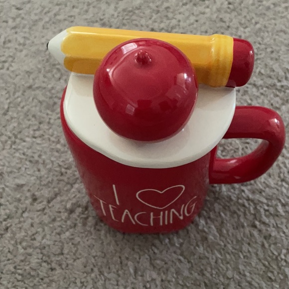 Rae Dunn “I Heart Teaching” mug with lid - Picture 3 of 5